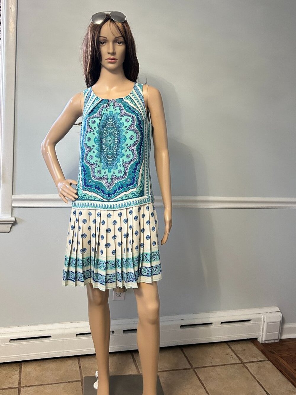 LOFT by Ann Taylor Sleeveless NWT Ivory/Teal Paisley with Pleated Skirt Size 4